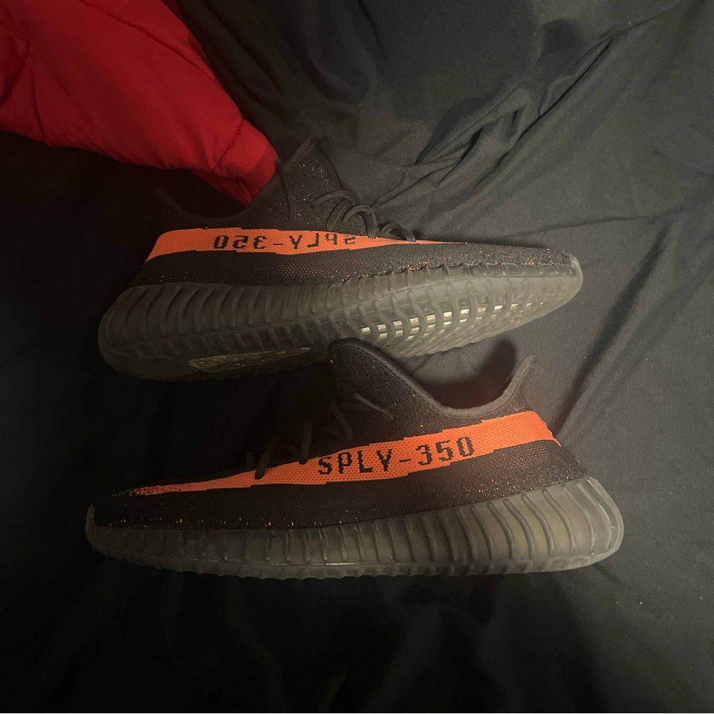 yeezy 350v2 core red and black size 11 men